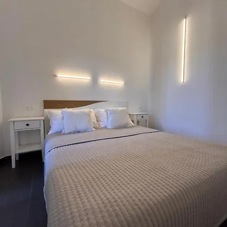 Zlata Moga * Rogoznica (Sibenik-Knin)