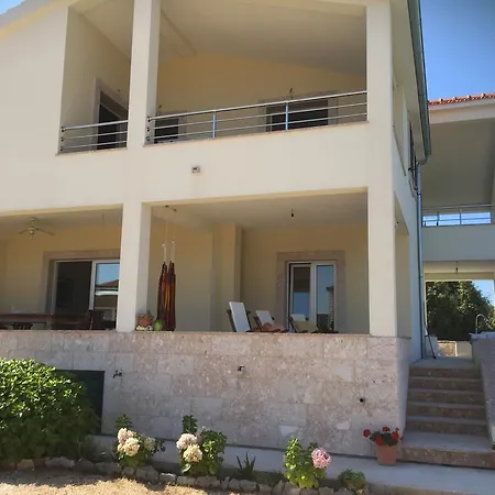 Zlata Moga Daire Rogoznica (Sibenik-Knin)